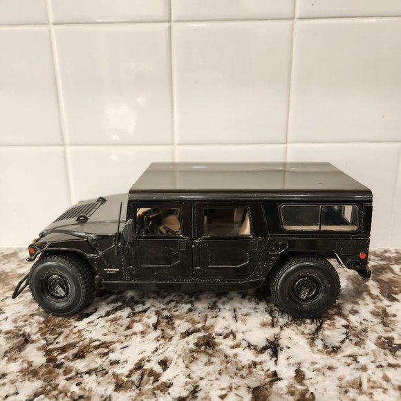 Hummer Model Car 1:18 scale black diecast metal - Picture 1 of 13